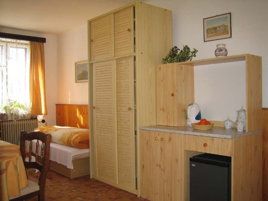 Penzion Nevcehle Urbanov Экстерьер фото
